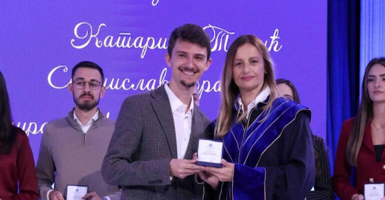 IMG-211e76d8f5ac4a5089927c65946d05e3-V