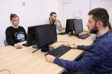 thumb_large_studenti-01